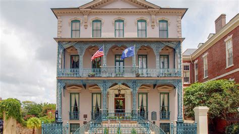 Hotels, Inns & Lodging Houses .
